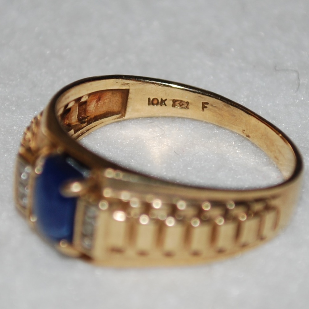 Beautiful 10K Star Sapphire & Diamond Ring - Picture 6 of 6